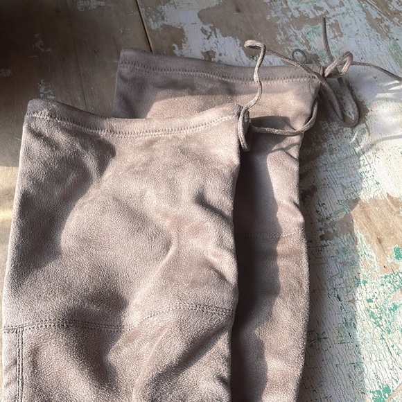 STEVE MADDEN NORRI SUEDE VELVET OVER THE KNEE HIGH BOOTS WOMENS 6 TAUPE - Picture 12 of 12